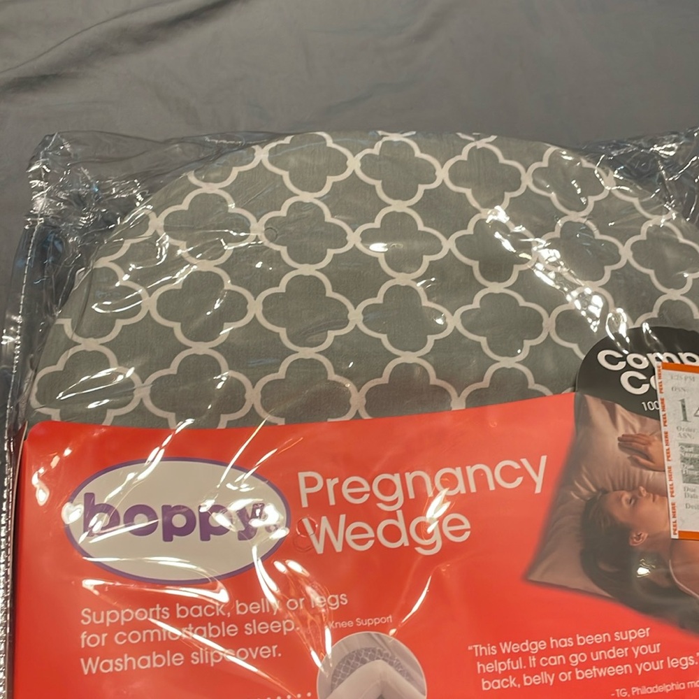Bobby Pregnancy wedge